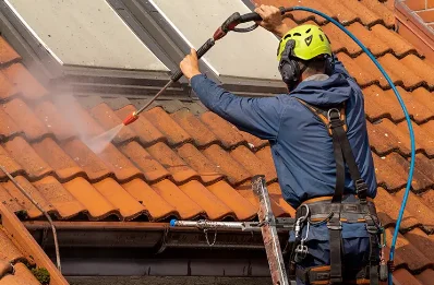 Démoussage et hydrofuge de toiture à Robécourt